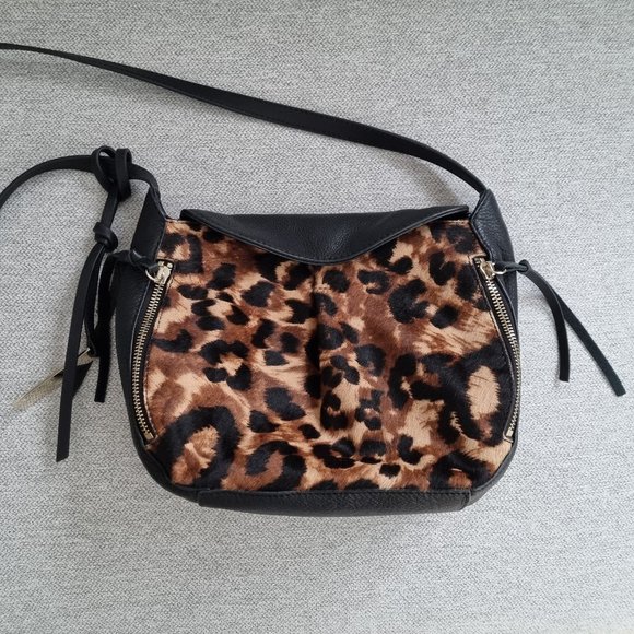 Vince Camuto Corla Leather Crossbody Bag - Picture 1 of 10